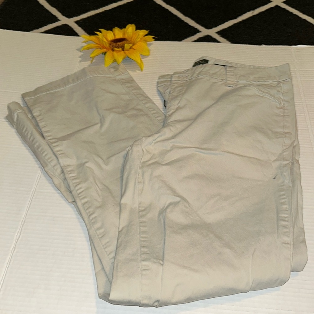 Eddie Bauer Blakely Fit Khaki Pants